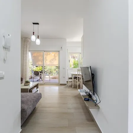 Sandy 2br With Patio By Pikhost
