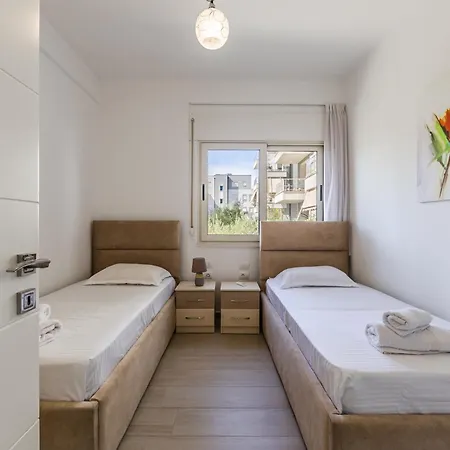 Sandy 2br With Patio By Pikhost Plazhi San Pietro