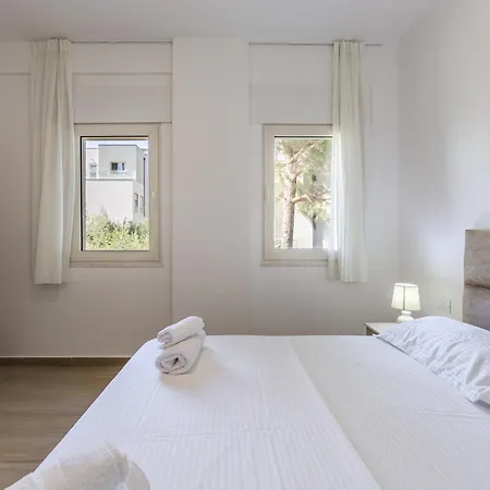 Sandy 2br With Patio By Pikhost דירה