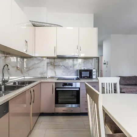 דירה Sandy 2br With Patio By Pikhost