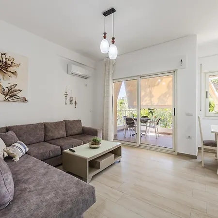 Sandy 2br With Patio By Pikhost *